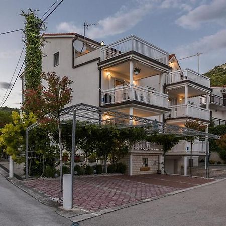 Apartments Luka - Trogir, Marina 150M From The Beach Bagian luar foto