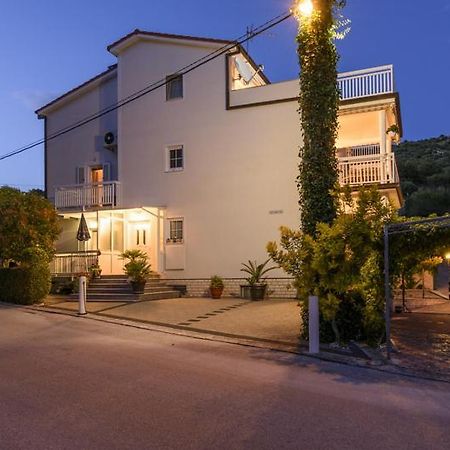 Apartments Luka - Trogir, Marina 150M From The Beach Bagian luar foto