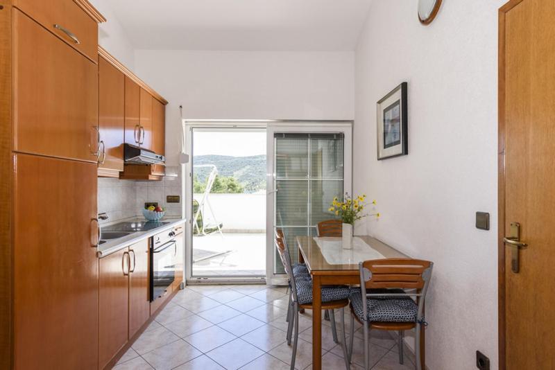 Apartments Luka - Trogir, Marina 150M From The Beach Bagian luar foto