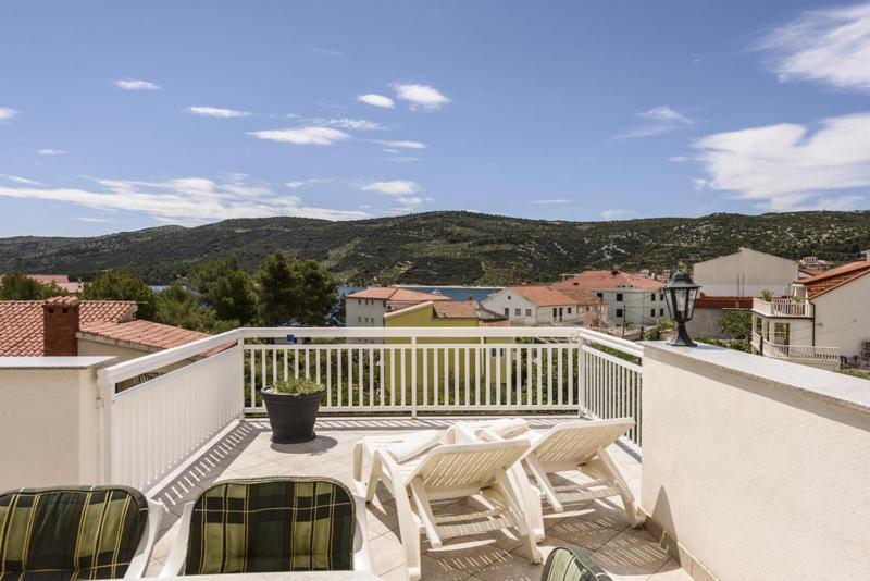Apartments Luka - Trogir, Marina 150M From The Beach Bagian luar foto
