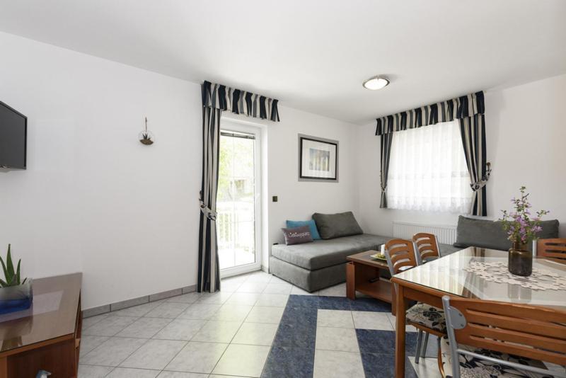 Apartments Luka - Trogir, Marina 150M From The Beach Bagian luar foto