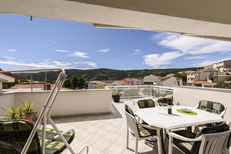Apartments Luka - Trogir, Marina 150M From The Beach Bagian luar foto
