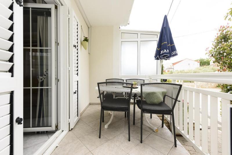 Apartments Luka - Trogir, Marina 150M From The Beach Bagian luar foto