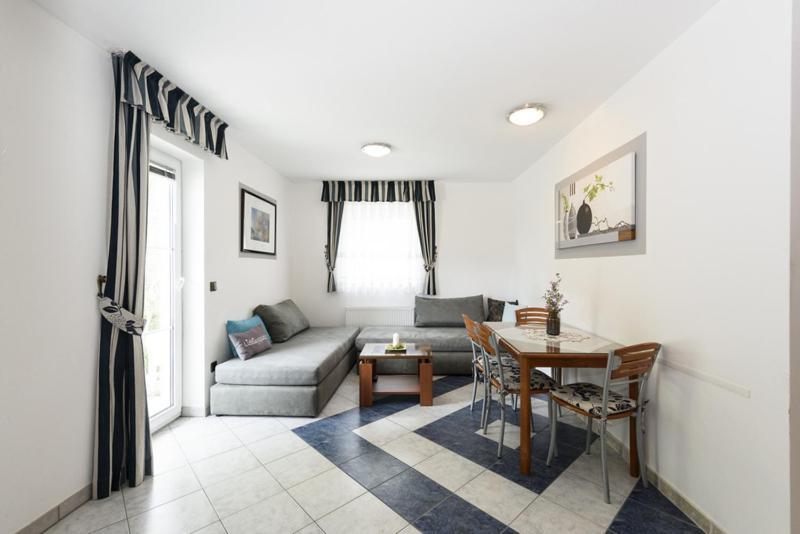 Apartments Luka - Trogir, Marina 150M From The Beach Bagian luar foto