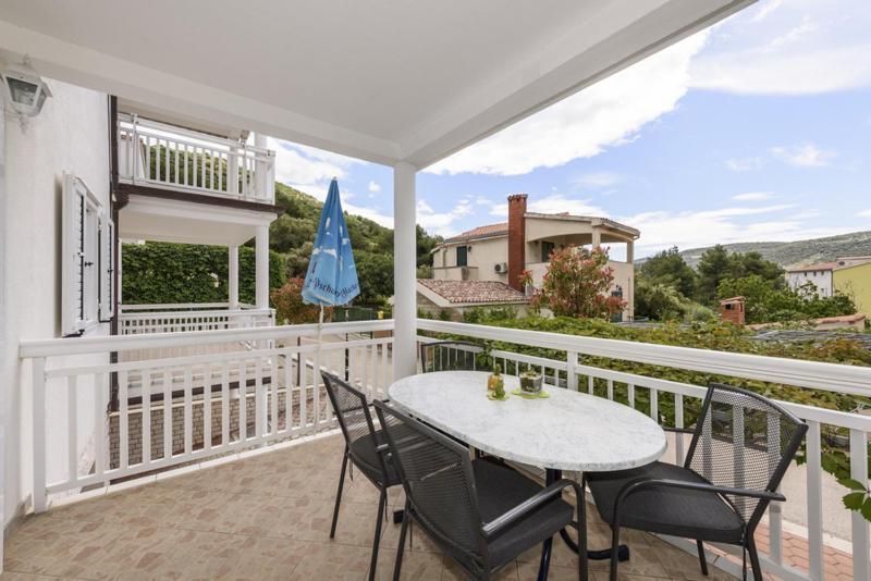 Apartments Luka - Trogir, Marina 150M From The Beach Bagian luar foto